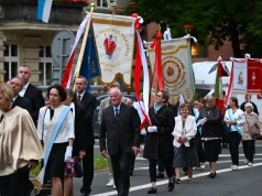 Ulicami Poznania przeszła tradycyjna procesja ku czci Serca Jezusa