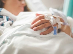 15-latka zgłosiła się do szpitala. Okazało się, że była tuż po porodzie. Zatrzymano trzy osoby