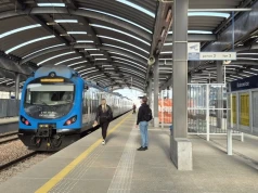 Na perony na stacji Katowice będzie można wjechać windami. Zaczyna się ich montaż