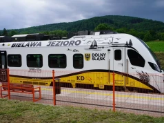 WAKACYJNY KIERUNEK: BIELAWA. Nad jezioro i w Góry Sowie dojedziesz teraz pociągiem