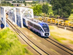 Pociągiem na wakacje! Letni rozkład PKP, więcej połączeń i nowe trasy