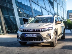 Nowa Dacia Jogger z LPG i automatem. Ile kosztuje i jakie ma wyposażenie?