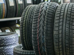 Test opon całorocznych 185/65 R15. Tylko jedna potrafi wszystko