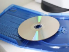 Nawet KFC śmieje się z PlayStation. Zaskakująca decyzja Sony o zabiciu gier na płytach rozwścieczyła internet i wywołała lawinę memów