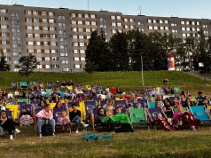 Film pod chmurką na osiedlu Jasna