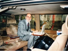 „Ojciec internetu” kończy karierę. Vinton Cerf odchodzi z Google po ponad 20 latach