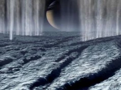 Cassini uchwyciła fale plazmy między Saturnem a Enceladusem