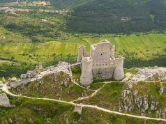 National Geographic umieścił go w światowej czołówce. Zachwyca bardziej niż znane wakacyjne hity