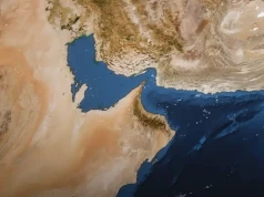 Tankowce znów płoną, trzeci atak w ciągu doby. USA przywracają sankcje na Iran