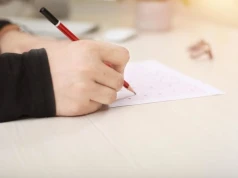 Ostrowieccy maturzyści z wynikami lepszymi od średnich w regionie