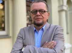 Zielony stał się czerwonym… W polityce jak w przyrodzie ludzie zmieniają barwy, czyli Robert Suligowski już będzie świętował urodziny Gierka