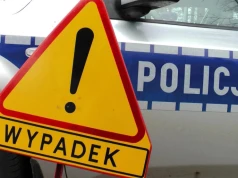Zderzenie dwóch aut na DK12. Trzy osoby trafiły do szpitala
