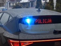 38-latka, która zakłócała spokój oraz porządek publiczny miała przy sobie narkotyki i była poszukiwana