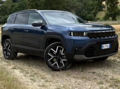 Jeep Compass PHEV to złoty środek. 225 KM, 8 s do setki