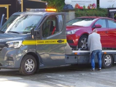 Te awarie najczęściej dopadają kierowców latem. Mechanicy wskazują winnych