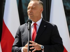 Zarobki lekarzy będą jawne. Nawrocki podpisał ustawę. Wskazał "większe zagrożenie"