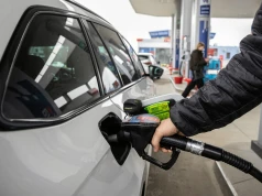 Tankować czy jeszcze czekać? Analityk wskazał, kiedy rząd znów może obniżyć ceny paliw