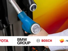 BMW, Toyota, Bosch i Repsol testują odnawialną benzynę Nexa 95. Brzmi jak pomysł na stacje wymian koni w dorożkach