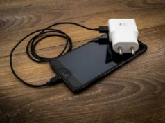 Telefon działa coraz krócej? Winna może być bateria