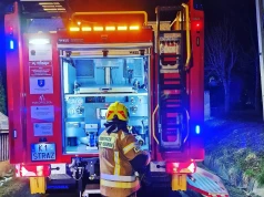 Wypadek na Limanowszczyźnie. Nocne działania strażaków