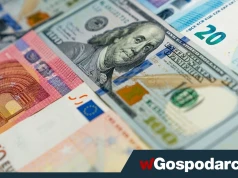 Dolar lekko poniżej 3,80 zł
