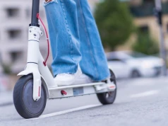 Chcą zakazu hulajnóg elektrycznych dla dzieci. Polska też ma ten problem