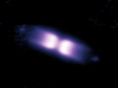 V445 Puppis pod lupą astronomów. Tlenowe "pociski" pędzą 30 mln km/h