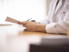Do 58 tys. zł za etat dla wybranych medyków i łączny limit 320 godzin pracy. Są nowe szczegóły projektu