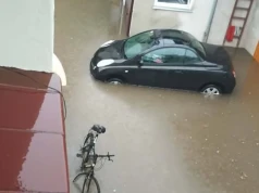 Struga zamieniła się w rwącą rzekę