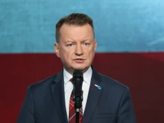 Morawiecki mówi, że mógłby zarabiać 15 milionów. Cięta riposta Błaszczaka