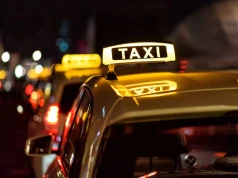 Miał wykorzystać pasażerkę podczas kursu taksówką. Sprawa trafiła do sądu