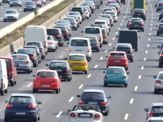 Wytyczą buspas na autostradzie A2. Tak się walczy z korkami