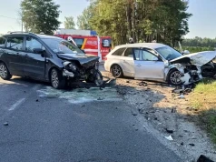 Wypadek w Chłopowie. Dwie osoby trafiły do szpitala