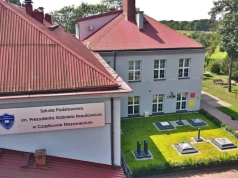 Szkoła w Cząstkowie Mazowieckim z wyremontowanym dachem