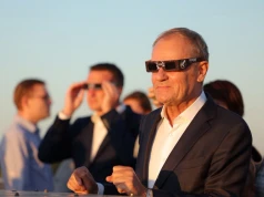 Tusk: Zaczynamy Operację „Zaćmienie”. Internauci odpowiadają…