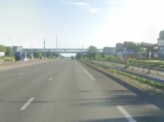 Złodziej ładunku potrącony przez ciężarówkę podczas przebiegania przez autostradę