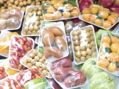 Nasza żywność tonie w plastiku, a my razem z nią. Tylko po co?