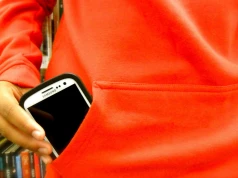 Zakaz telefonów w szkołach? Tak, ale w formie umowy, której wszyscy przestrzegamy