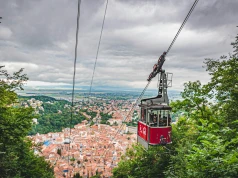 Lato w Karpatach 🚠⛰️ Loty z weekendem i ⭐⭐⭐⭐ hotel z krytym basenem i śniadaniami za 1003 PLN