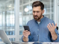 Na telefonach Polaków pojawią się niebieskie i zielone kropki. Wiemy, kiedy się wyświetlają i co oznaczają