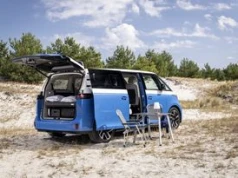 W pełni elektryczny kamper Volkswagena. Idealny, by rozstawić się na ładowarce