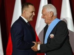Nawrocki przyznał Order Orła Białego. "To wojownik"