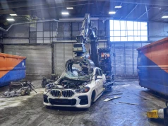 BMW zwiększa produkcję z odzysku. Stare materiały w nowych samochodach
