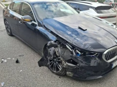 Zderzenie BMW i MG w centrum Piotrkowa