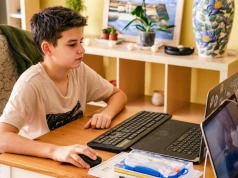 Edukacja w Polsce jest darmowa tylko w teorii. Ekspert: czerwony pasek kupuje się korepetycjami