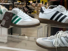 To jedne z najmodniejszych sneakersów. Kultowe Adidas Samba w końcu potaniały