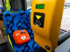 AED w autobusach i tramwajach. Szczecin buduje mobilną sieć urządzeń ratujących życie