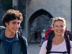 Więzienie czy pielgrzymka – co wybierasz? Obejrzeliśmy „Camino dla opornych”