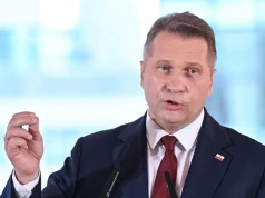 Czarnek: Rząd robi to po cichu, po kroku