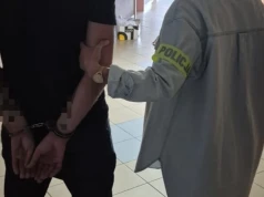 Skusili się na drogie zapachy w drogerii. Zamiast flakonów dostaną wyrok
